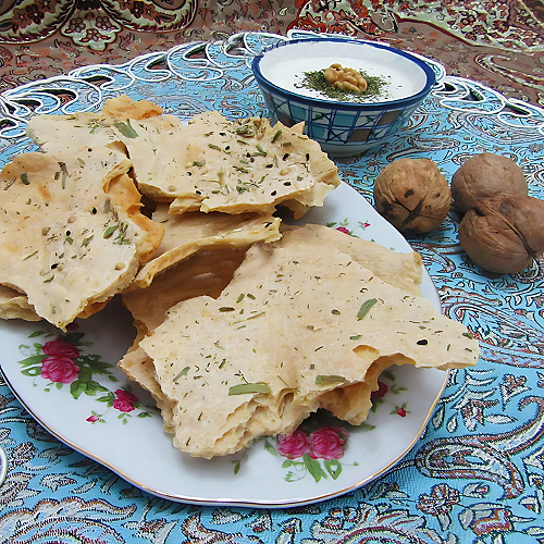  نان خشک یزدی با طعم پیاز جعفری 1500 گرمی 