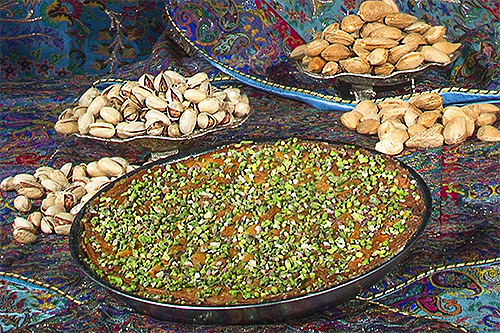  شیرینی حاج خلیفه یزد باقلوا بشقابی رژیمی 