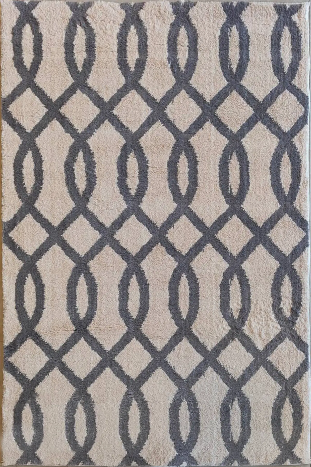 فرش آدینا پرزبلند کلکسیون ویلو کد 1704 زمینه کرم-طوسی (شگی)