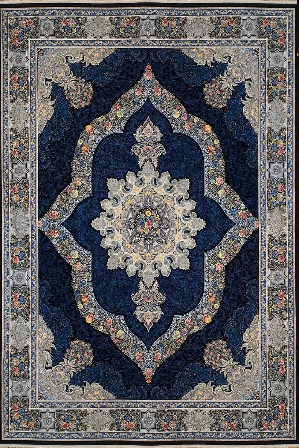 فرش کاشان 700 شانه طرح کارینا زمینه سورمه ای (غیربرجسته)